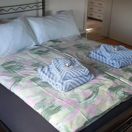 Ferienwohnung-zweiburgenblick Apartment