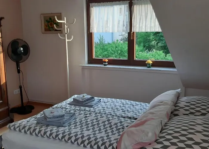 Apartamento Ferienwohnung-zweiburgenblick