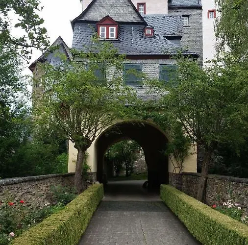 Ferienwohnung-zweiburgenblick *